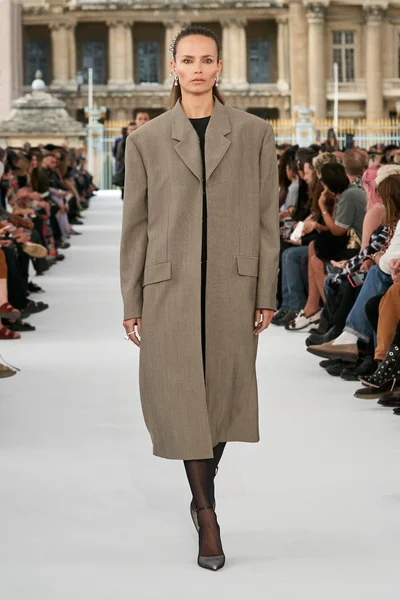Look 19